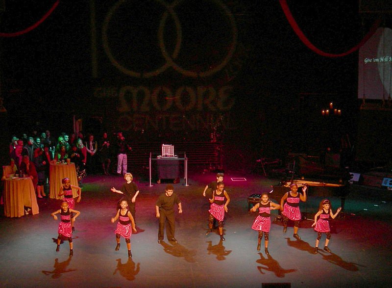 Niños en el teatro